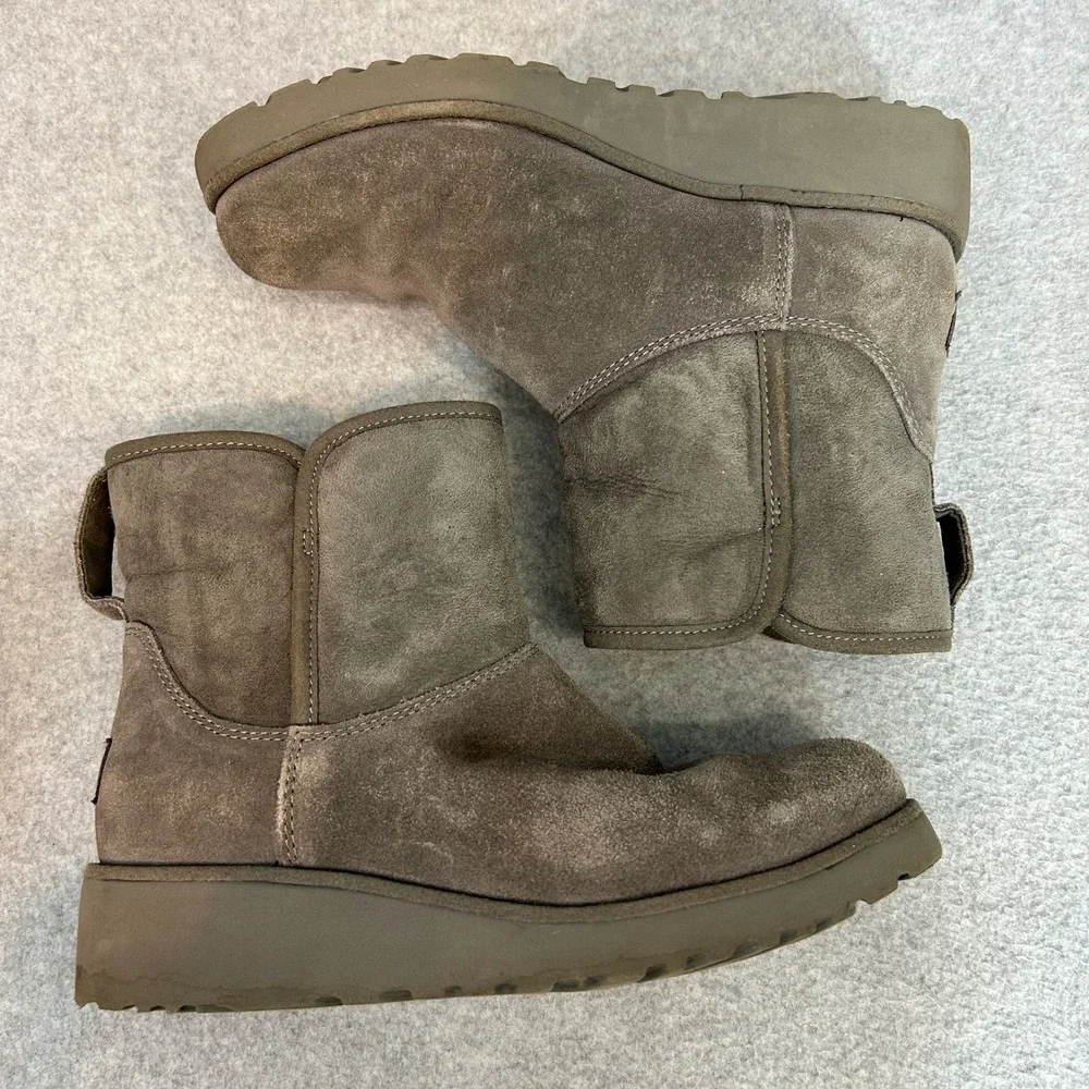 UGG Kristin Wedge Boot Grey Suede Shearling Ankle Boot Winter Cozy Womens Size 6